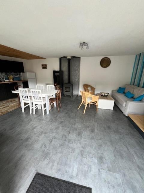 Jolie Maison De Campagne, Compostelle Soleymieux Exterior foto