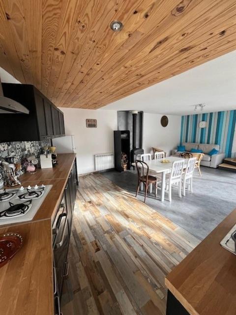 Jolie Maison De Campagne, Compostelle Soleymieux Exterior foto