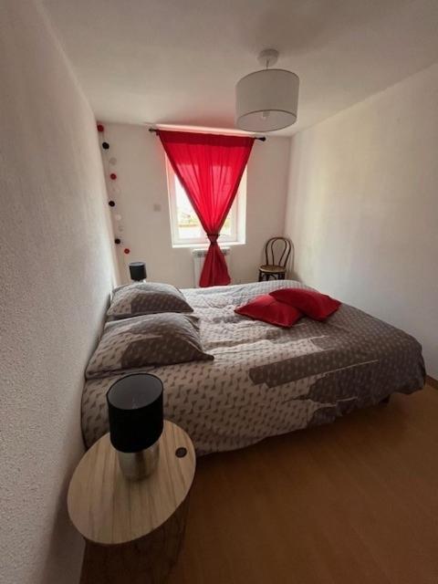 Jolie Maison De Campagne, Compostelle Soleymieux Exterior foto