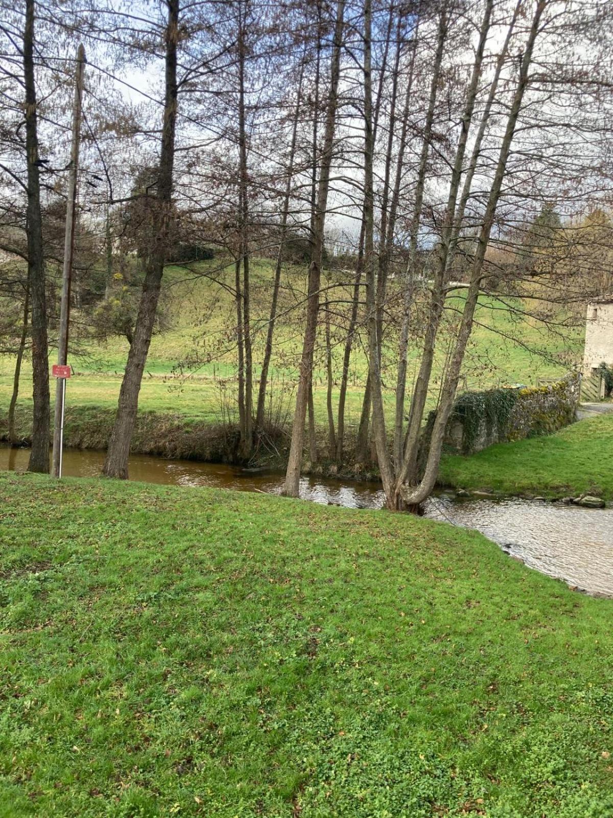 Jolie Maison De Campagne, Compostelle Soleymieux Exterior foto