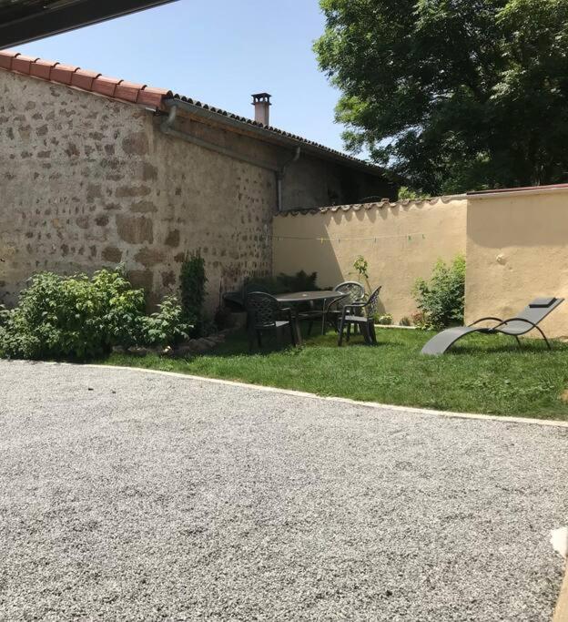 Jolie Maison De Campagne, Compostelle Soleymieux Exterior foto